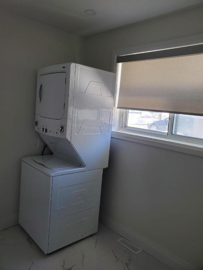 Maxwell Esabu Apartment Toronto Luaran gambar