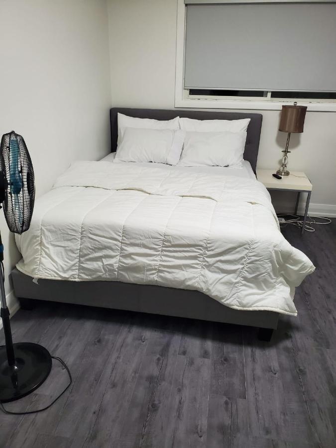 Maxwell Esabu Apartment Toronto Luaran gambar