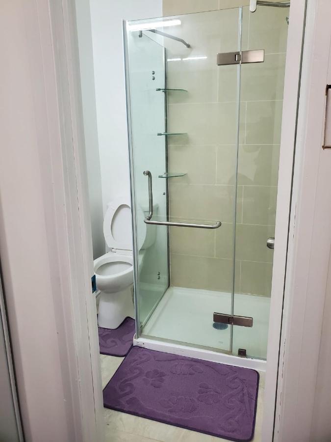 Maxwell Esabu Apartment Toronto Luaran gambar