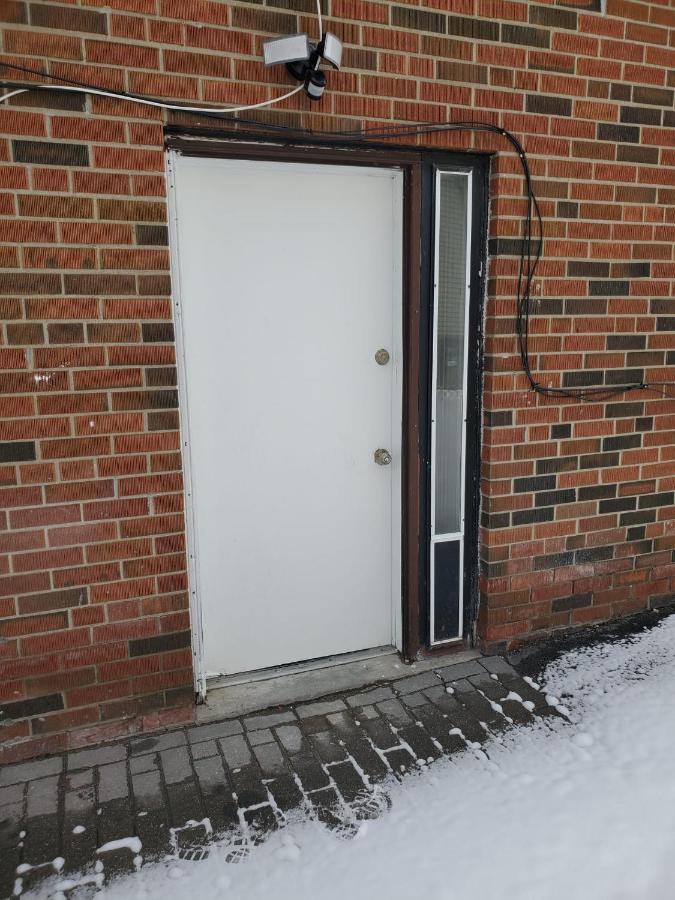 Maxwell Esabu Apartment Toronto Luaran gambar