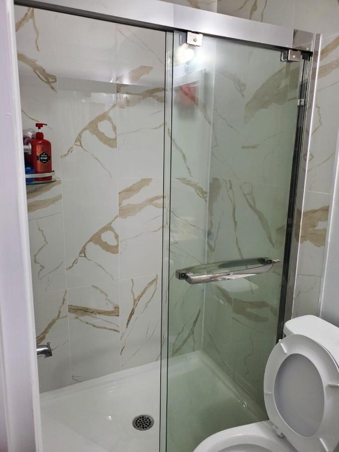 Maxwell Esabu Apartment Toronto Luaran gambar