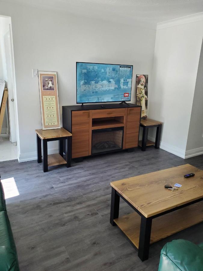 Maxwell Esabu Apartment Toronto Luaran gambar